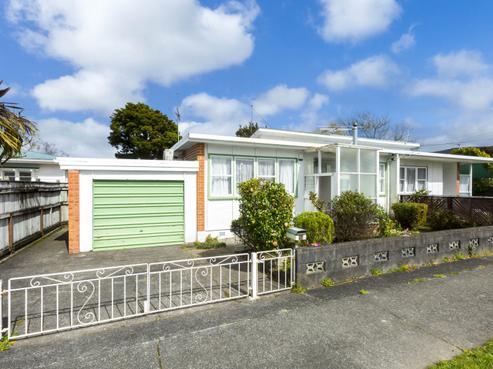 2/32 Islington Street, Trentham