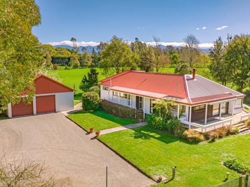 155 Willow Park Drive, Opaki