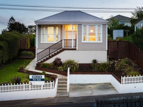 4 Glen Road, Mornington