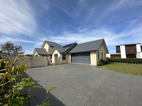 3 Penbury Close, Huntingdon/Lake Hood