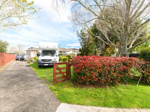 16 Pukeroa Place, Papakura