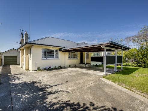 911 Miro Street, Mahora