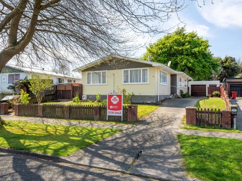 92 California Drive, Totara Park