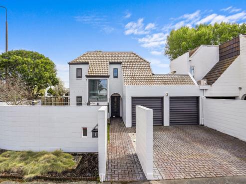 1 Farnham Place, Ilam