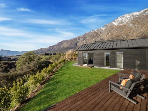 7 Rabbiters Drive, Jacks Point