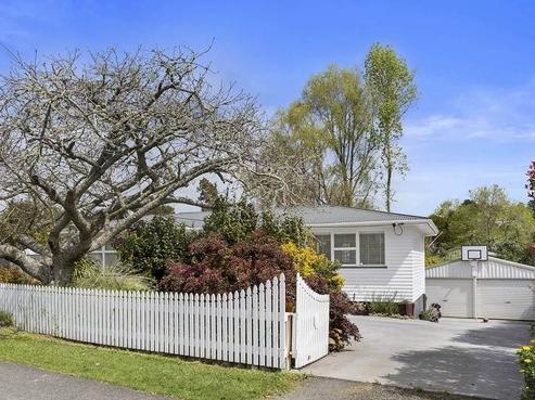 111 Awaroa Road, Helensville