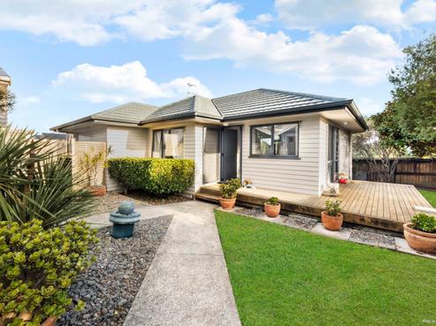 1 Rixon Place, Te Atatu Peninsula