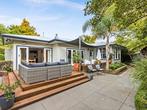9 Neeve Place, Taradale