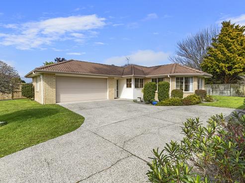 6 Farnham Close, Rototuna North