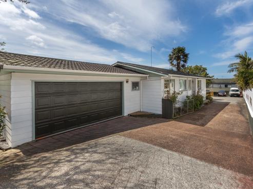 13 Bellringer Road, Massey