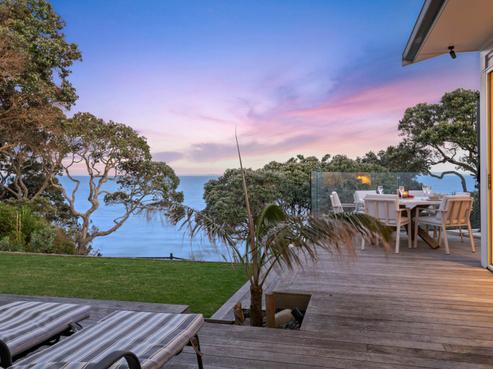867 Whangaparaoa Road, Manly