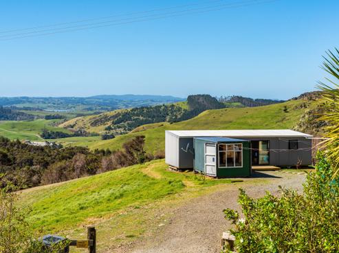 60 Summer Road, Tinopai