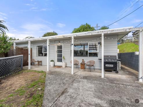 99A Bird Grove, Stokes Valley