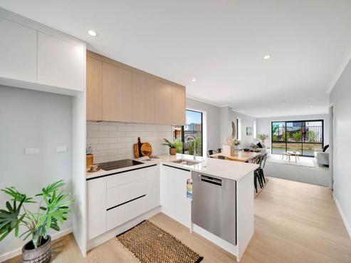 35 Paretaiuru Crescent, Papakura
