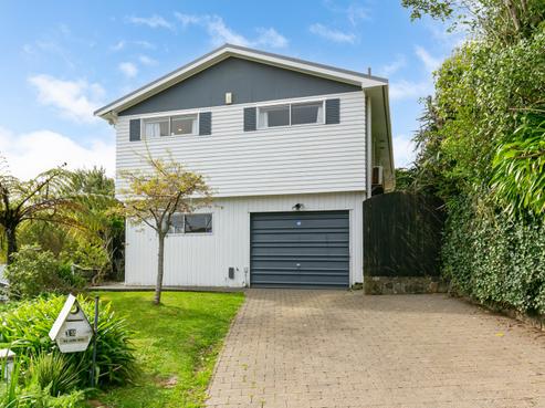 12 Mcmahon Way, Paparangi