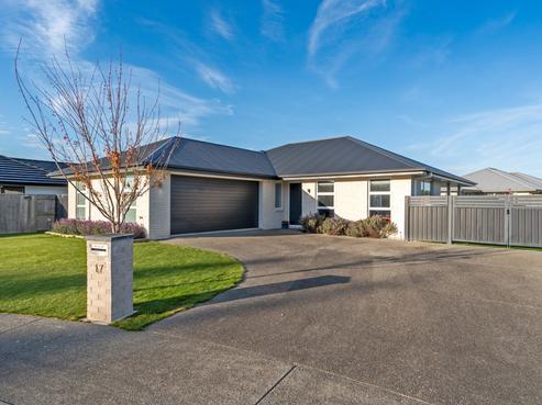 17 Maple Grove, Solway