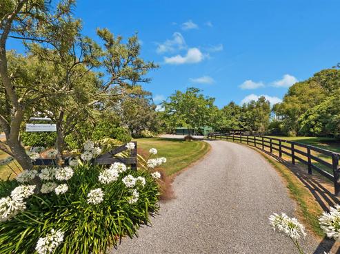 138 Ridge Road, Lincoln