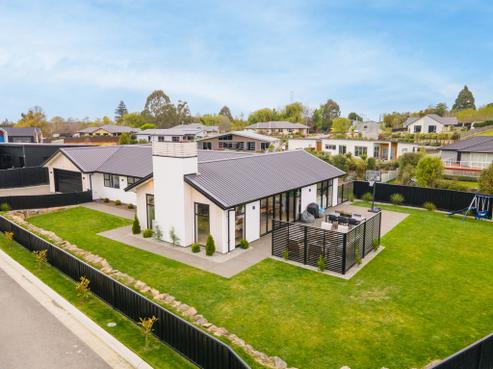 43 Meadowstone Street, Gleniti