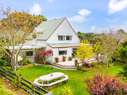 5 Wendy Road, Waitakere