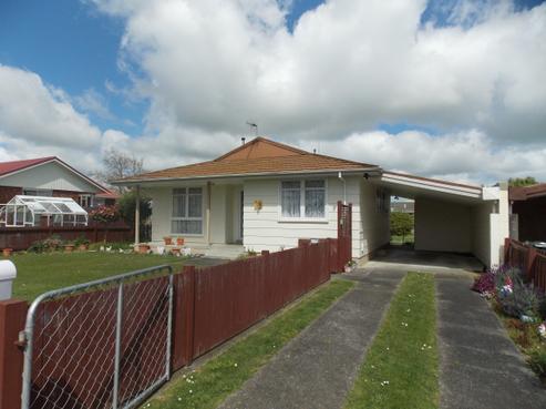 52 Amberley Avenue, Westbrook