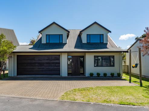 3 Antrim Place, Rangatira Park