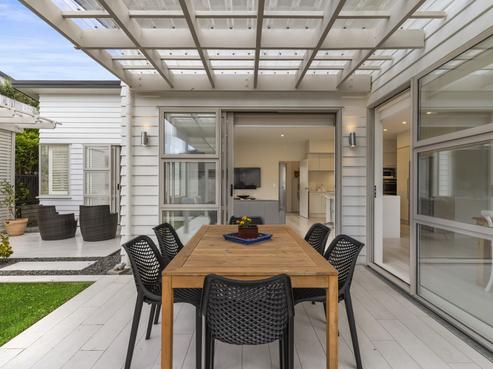 6 Doidge Street, Beachlands