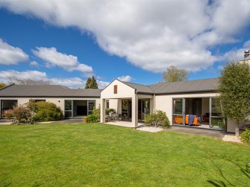 1C Lord Auckland Road, Wakefield