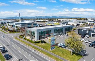 Suburban Office close to Airport