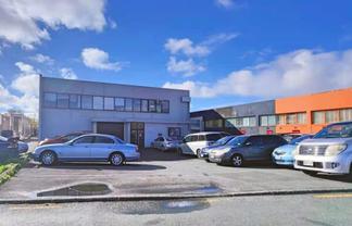 Showroom/storage space in Henderson