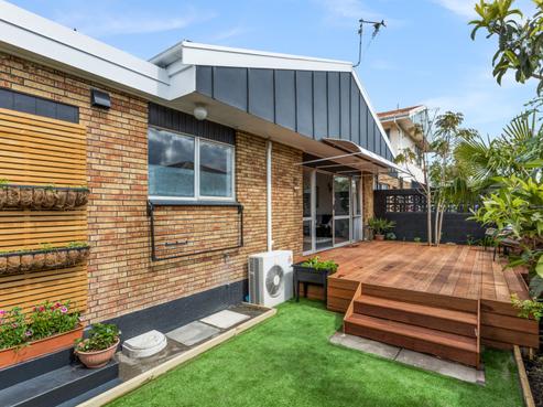 2/6 Lindsay Street, Havelock North