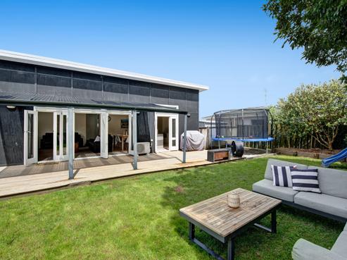 16 Brandon Road, Manly