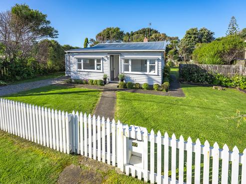 37 Waimea Road, Waikanae Beach