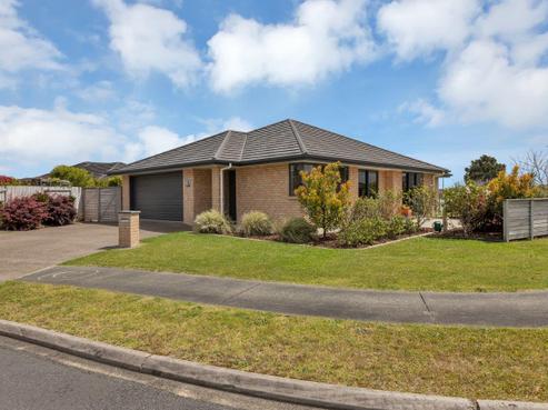 36 Kowi Lakes Drive, One Tree Point
