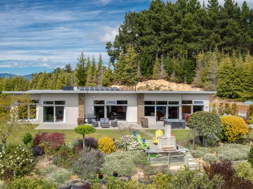 114 Redvale Road, Redwood Valley