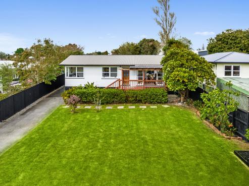 14 Justin Place, Te Atatu Peninsula