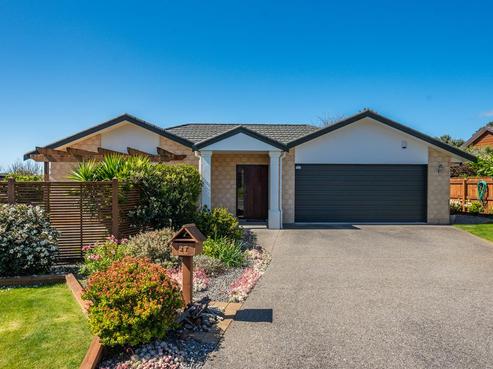 27 Quadrant Heights, Paraparaumu