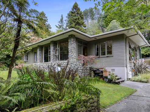 496 Stokes Valley Road, Stokes Valley
