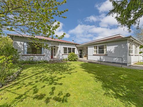 13 North Terrace, Darfield