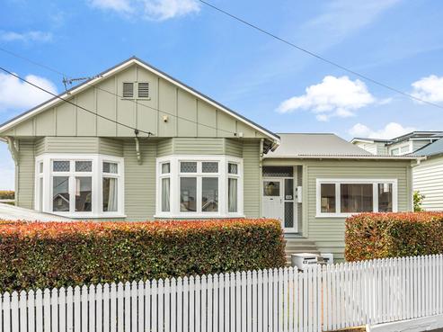 62 Vauxhall Road, Devonport