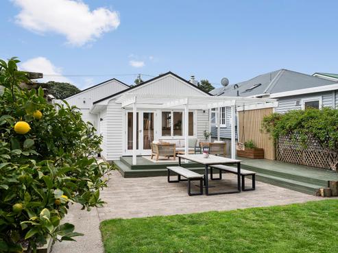 39 Tuatoru Street, Eastbourne