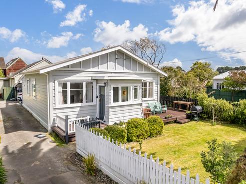 15 Randwick Crescent, Moera
