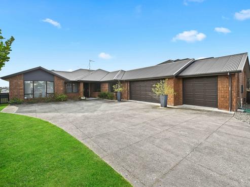 57 Somerton Drive, Huntington