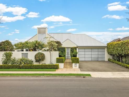 24 Crombie Green, Northwood