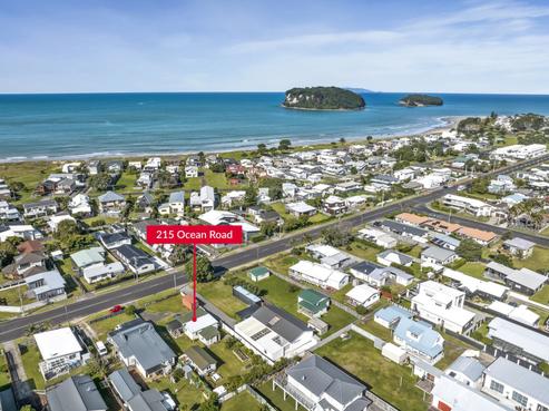 215 Ocean Road, Whangamata