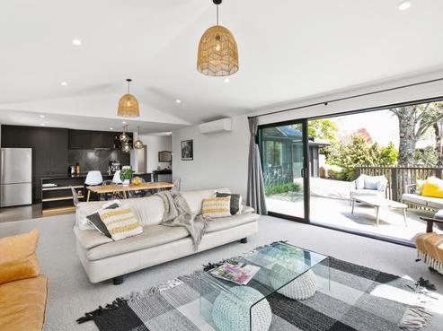 100 Carthew Street, Okato