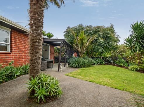 1/237 Courtenay Street, Strandon