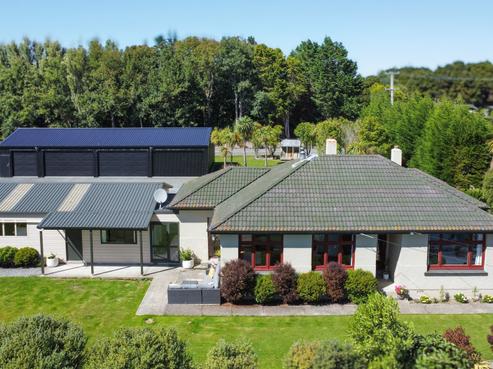 99 Black Road, Otatara