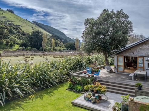 1123 Okains Bay Road, Okains Bay