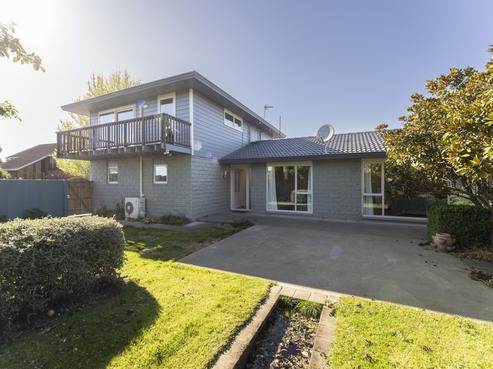 27 Northfield Road, Casebrook