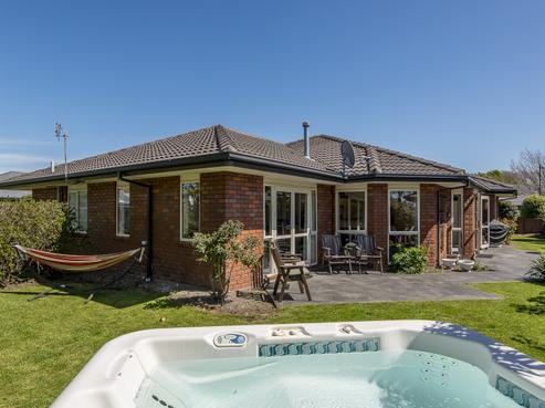 61 Becmead Drive, Harewood